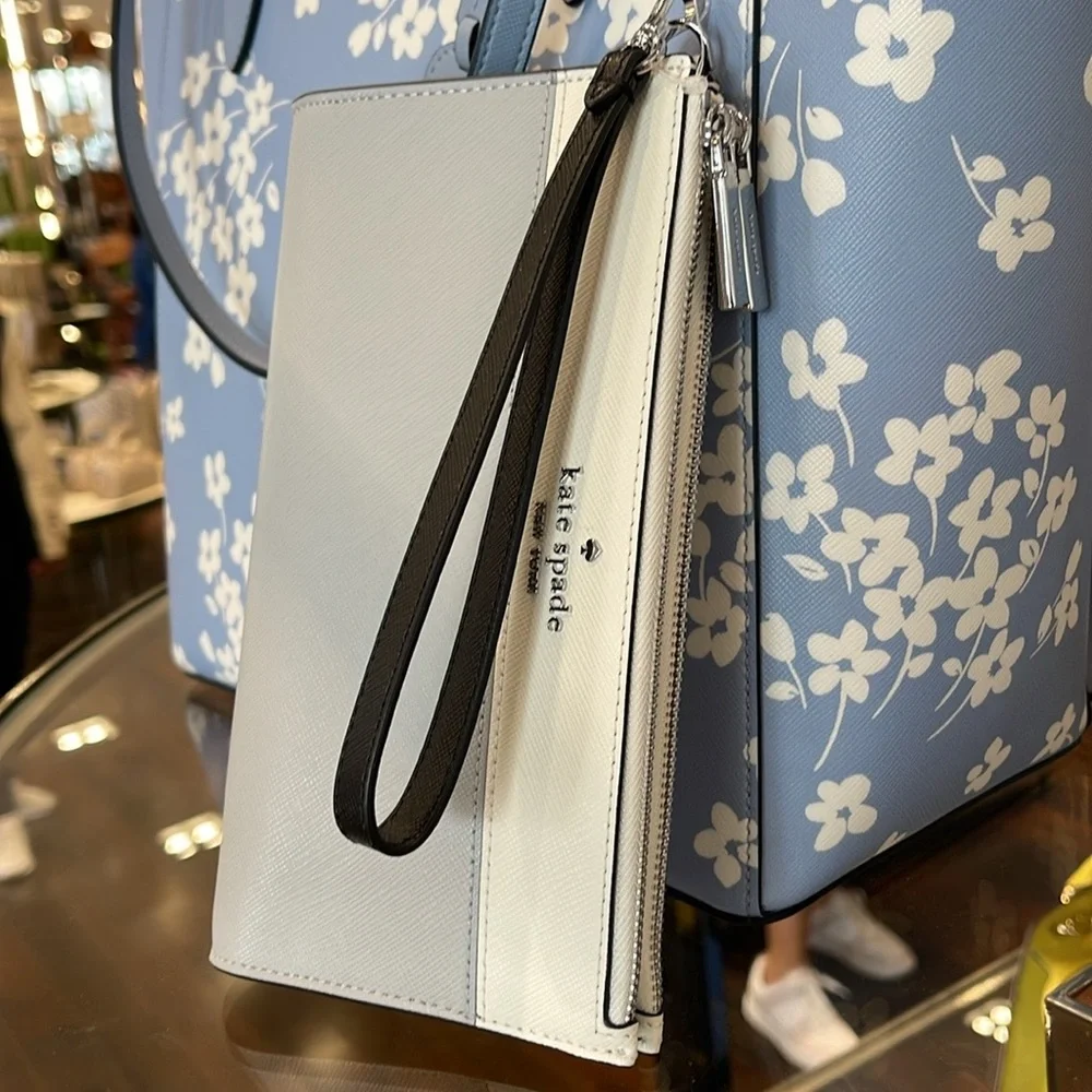 Kate Spade Madison Double Zip Wristlet Wallet Phone Holder 
Platinum Grey
NWT - Picture 2 of 16